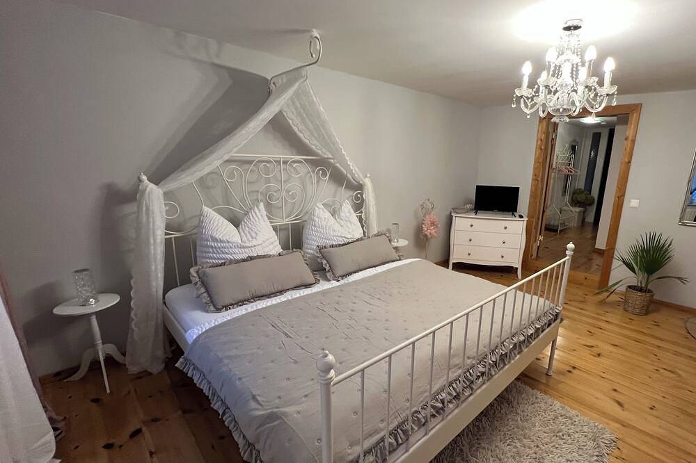 Appartement entier, Romantische Ferienwohnung im Herzen von Rheinsberg in See und Schloss Nähe in Rheinsberger See, Rheinsberg