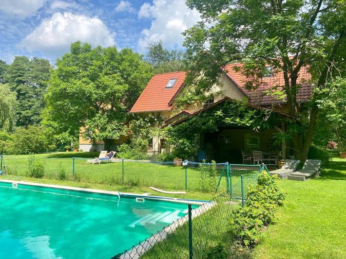 Ferienhaus für 13 Personen, mit Terrasse und Garten sowie Pool und Sauna in Falkenhagen (Mark) - 4