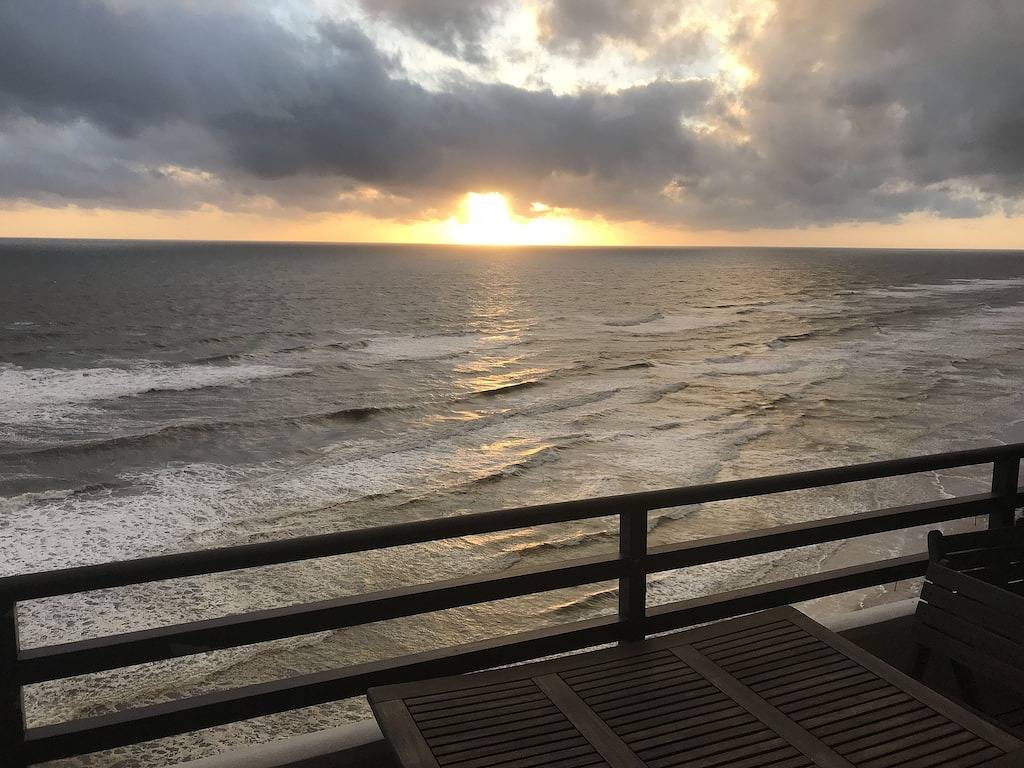 Ganze Wohnung, Luxus Ocean Front 2 Br 2 Ba Horizons Wohnung für 6. 17. Etage Super Aussicht! in Daytona Beach, Florida