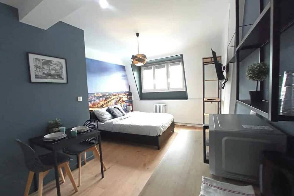 Appartement entier, Spacieux studio \"Paris\" avec baignoire, belle vue in Roubaix, Région de Lille
