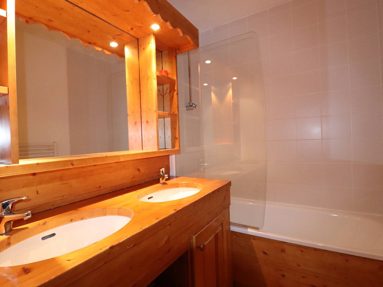 Ganze Wohnung, 2-Zimmer-Wohnung mit großem Südbalkon, Wi-Fi, Parkplatz, in Pistennähe in Méribel-Mottaret, Les Allues