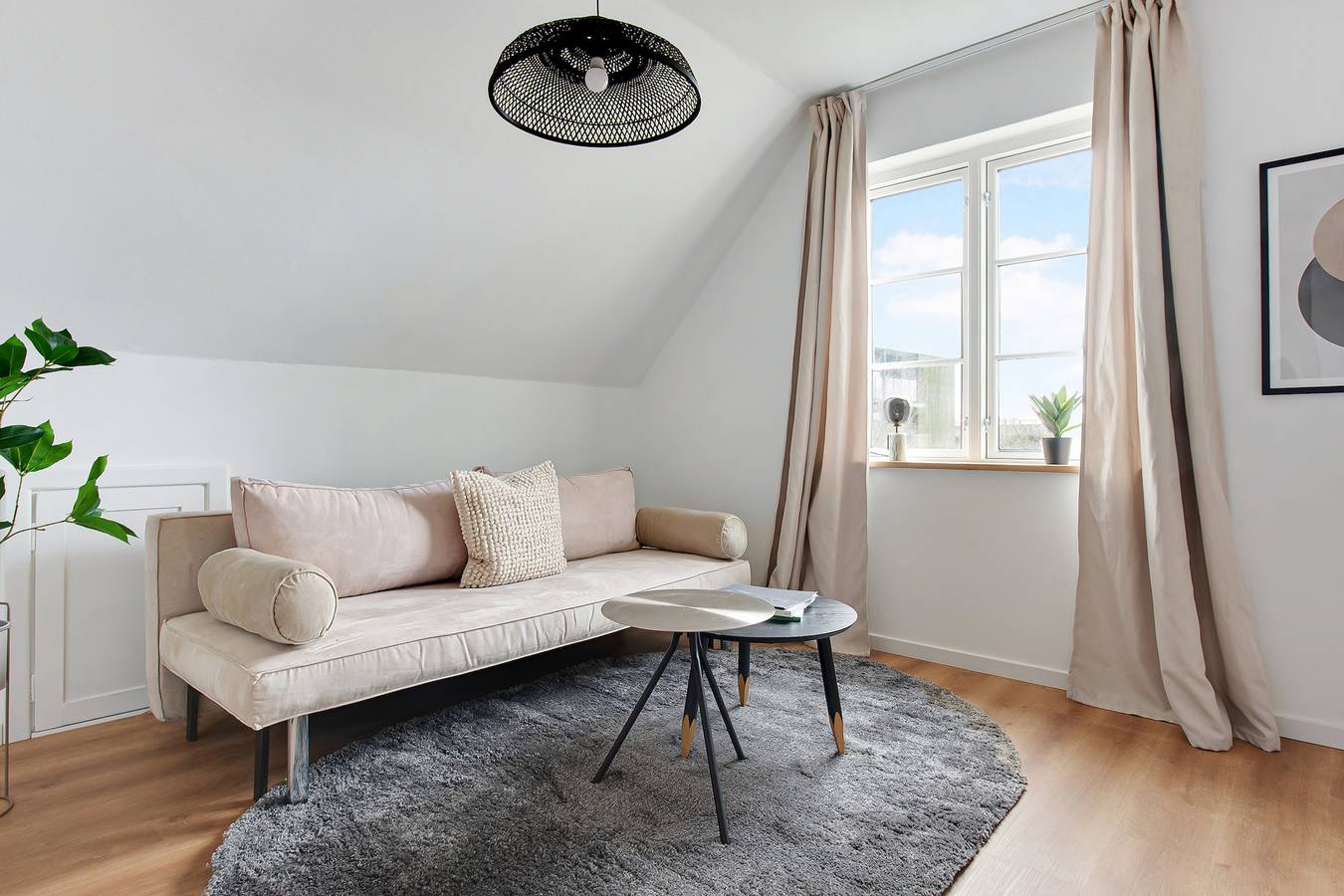 Apartamento entero, Charm 2 - Estupendo apartamento de 2 dormitorios con jardín y balcón compartidos in Amager, Copenhague