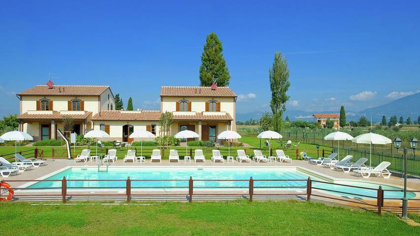 Villa per 2 persone, con balcone e giardino nonché piscina, con animali domestici in Umbria