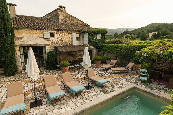 Ferienhaus für 10 Personen, mit Whirlpool und Garten sowie Pool
