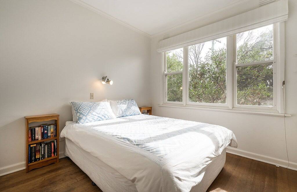 Waitemata Holiday House 150m to Tyrone Foreshore in Melbourne, Mornington Peninsula