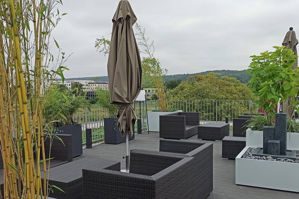 Ganze Wohnung, Familienzimmer mit eigenem Bad / 1 Doppelbett (elektrisch verstellbaren Betten) + 1 ausziehbares Einzelbett in Hildesheim, Landkreis Hildesheim