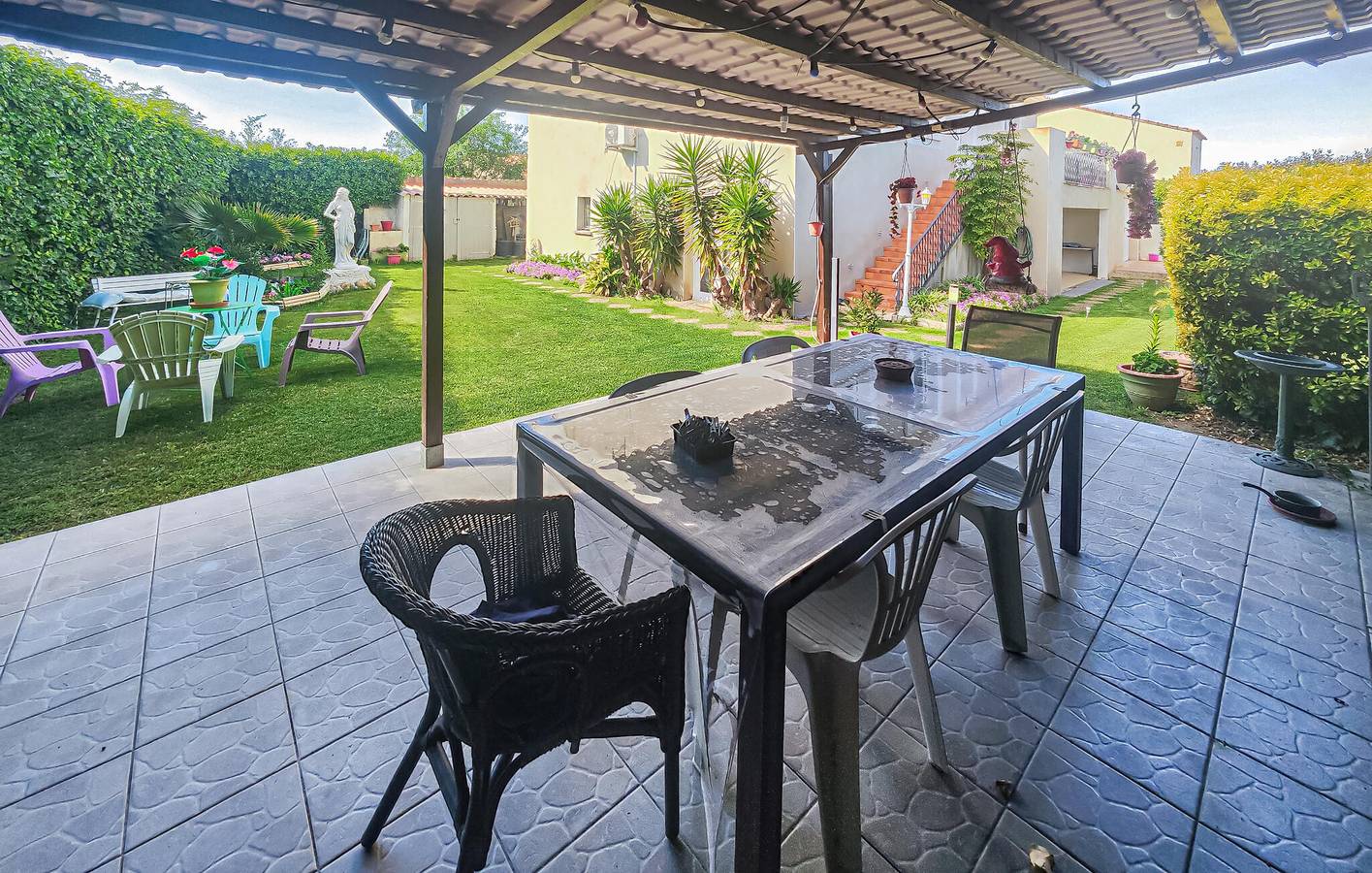 Apartamento vacacional entero, Acogedor apartamento con wifi, aire acondicionado y aparcamiento cerca del centro de Loupian in Loupian, Costa mediterránea (Francia)