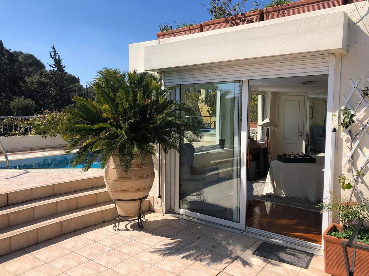 Hel lejlighed, Luxury Penthouse with Private Pool, Terrace, and Stunning Views in Central del af Athen, Athen