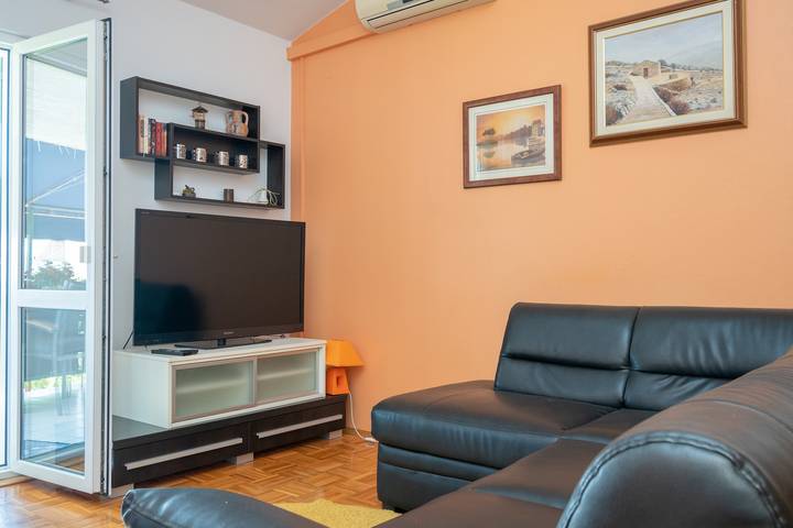 Ferienwohnung für 5 Personen, mit Balkon/Terrasse in Sveti Filip i Jakov