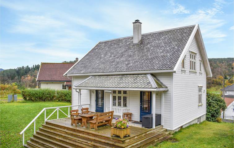 Ferienhaus für 8 Personen, mit Garten und Terrasse in Suldal