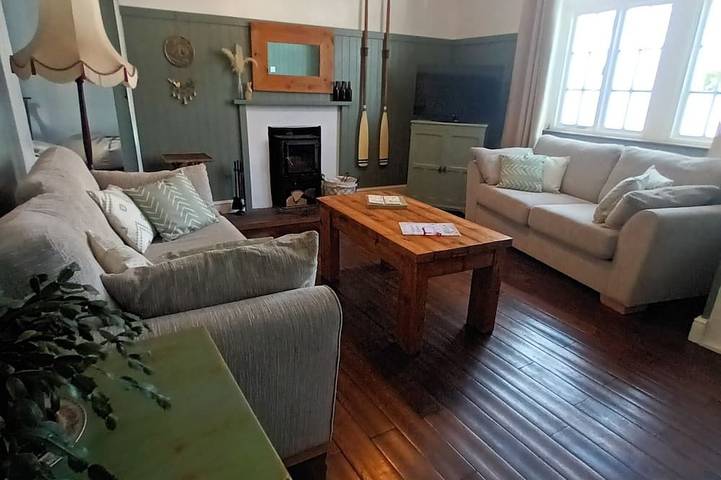 Holiday home for 10 people in Pembroke