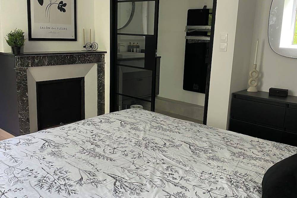 Apartamento entero, Atelier d'Arches, charming 2-bedroom apartment for 4 people in a beautiful historic building in Charleville-Mézières, Ardenas