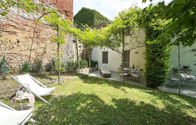 Montemagno Apartamento Jardín con Piscina in Castagnole Monferrato, Provincia d'Asti
