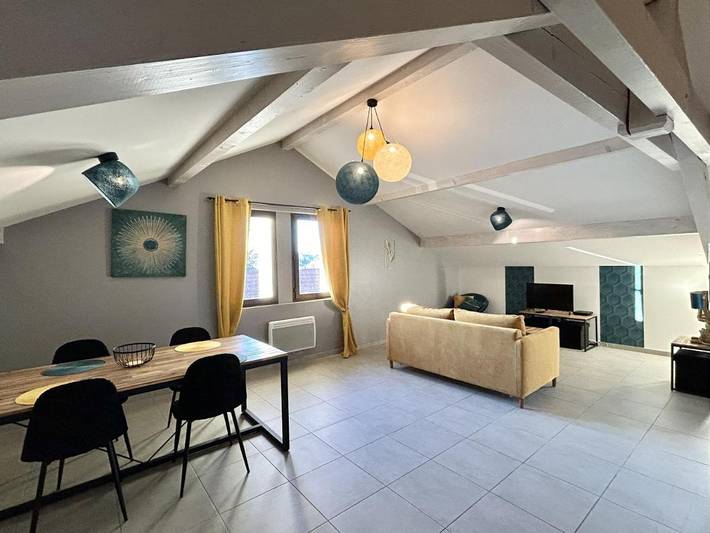 Gîte pour 4 personnes, avec Vue à Cranves-Sales - 2