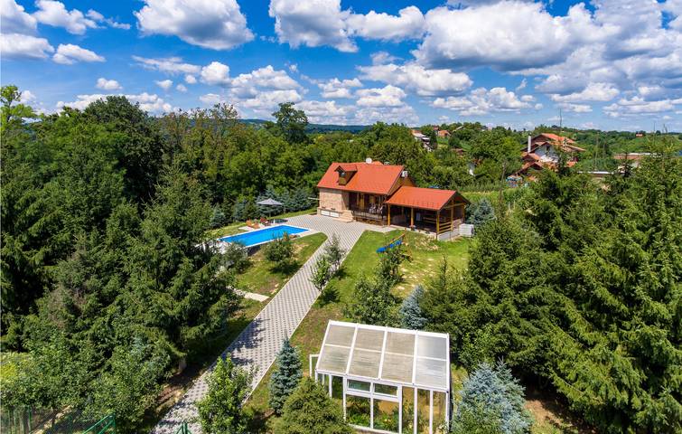Charmante 2-Zimmer-Wohnung mit Pool, Terrasse und WLAN in Zagreb und Umgebung