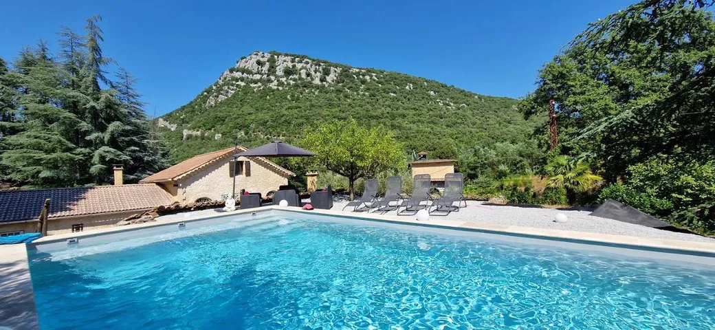 Maison de vacances pour 4 personnes, avec piscine ainsi que jardin et vue, animaux acceptés - 1