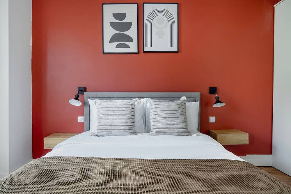 Entire apartment, Blueground | Anatole-France, family area, nr shops in Levallois-Perret, Hauts-de-Seine
