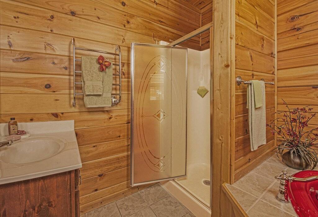 Log Cabin for 2 Guests in Sevier County