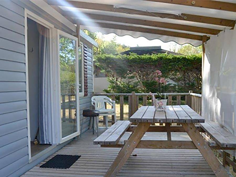 Camping Domaine Le Quercy - Mobilhome 4 personnes - 28m² - 2 chambres - sans Tv in Gourdon, Quercy