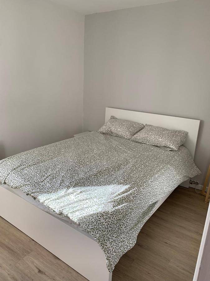 Appartement entier, Appartement au coeur du village au rez de chaussée in Castéra-Verduzan, Gers