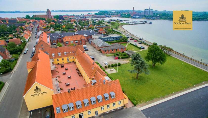 Lejlighedshotel for 4 personer, med Terrasse og Have i Stege
