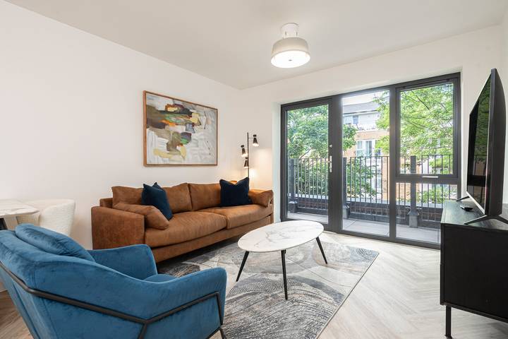 Apartment for 4 people, with terrace in Surrey