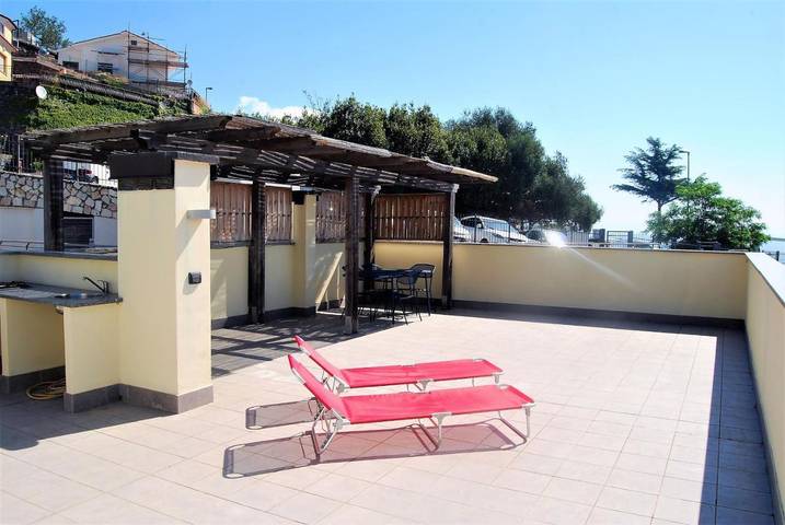 Casa vacanza per 5 persone, con Balcone e Terrazza nonché Giardino e Panorama a Albissola Marina