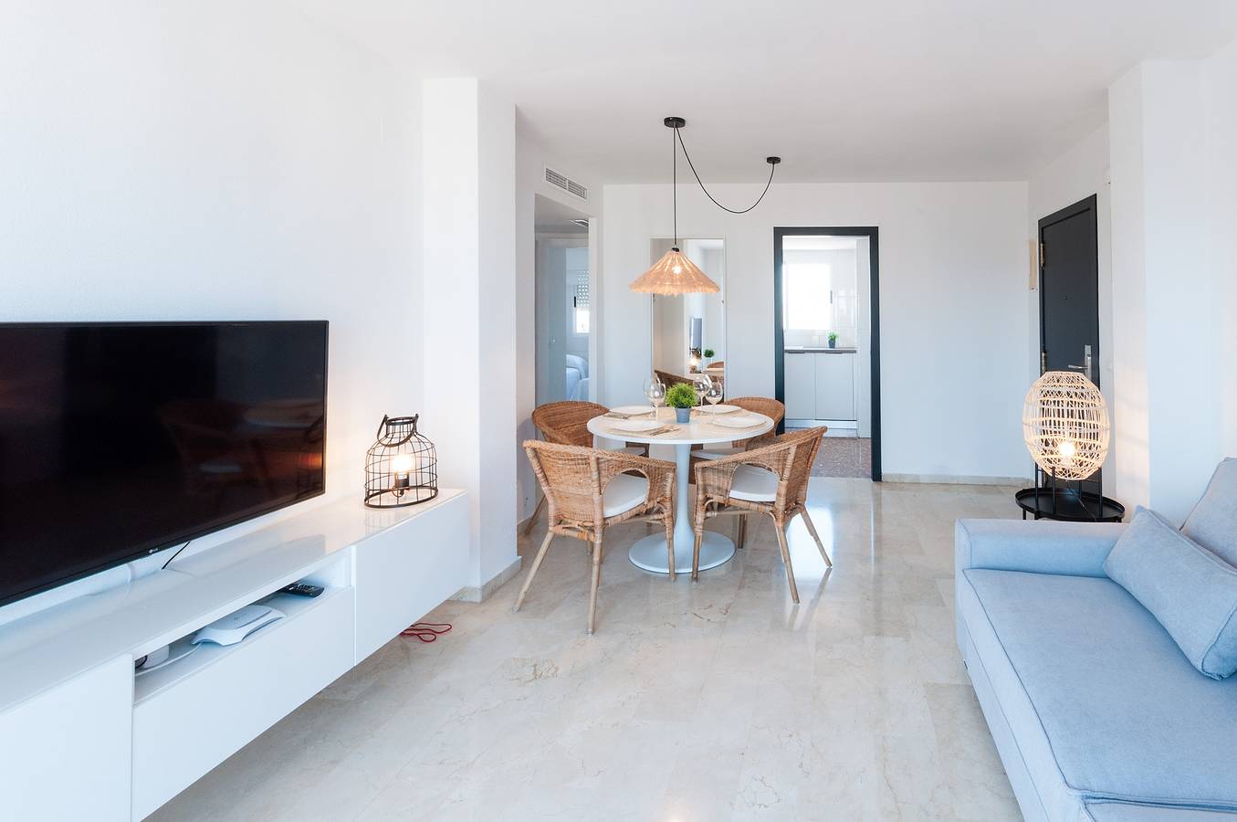 Entire apartment, Calmo Singular Apartments 9A in Playa de Gandía, Costa de Valencia