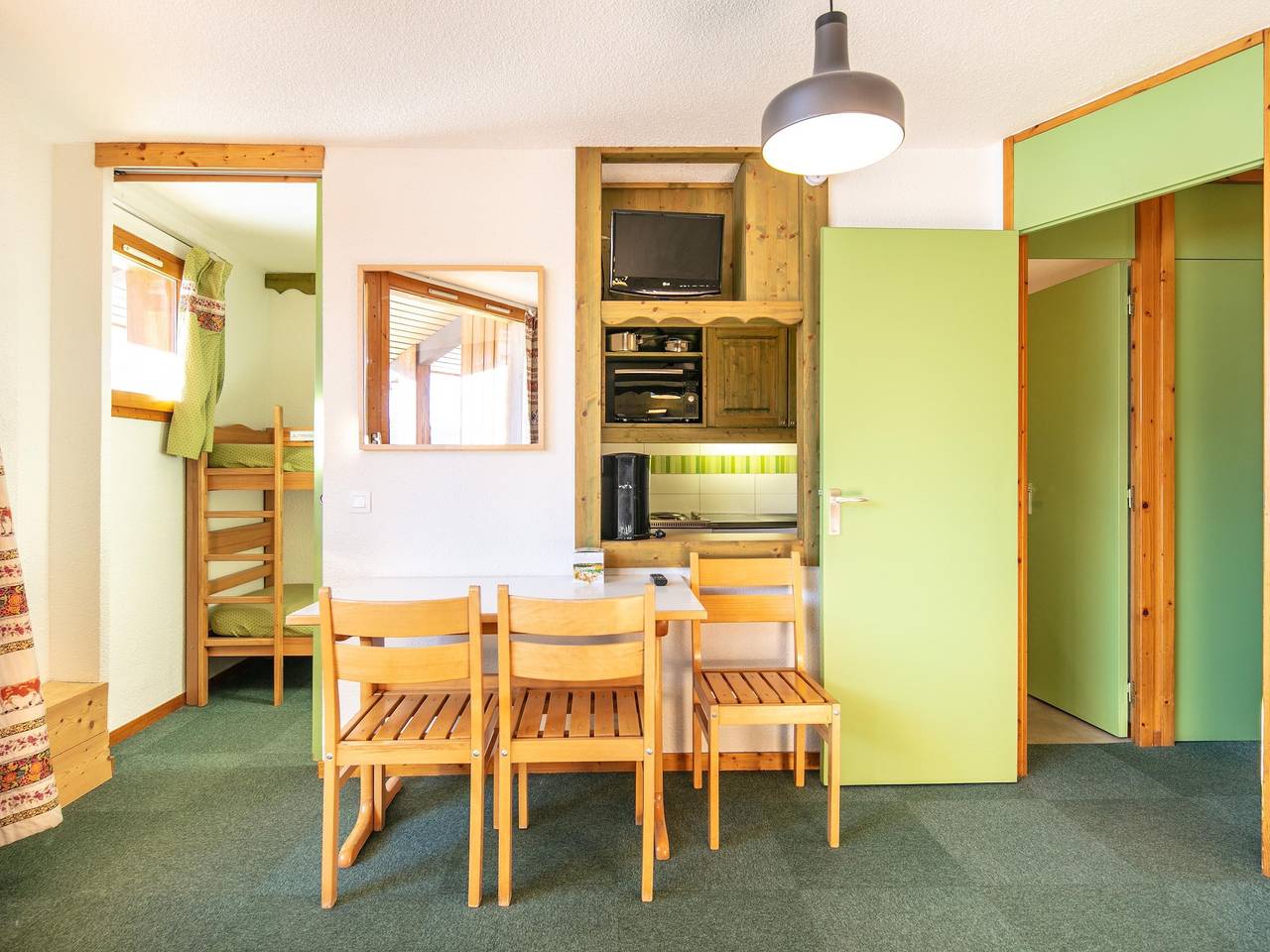 Appartement entier, Séjour alpin pour quatre personnes avec balcon in La Léchère, Le Grand Domaine