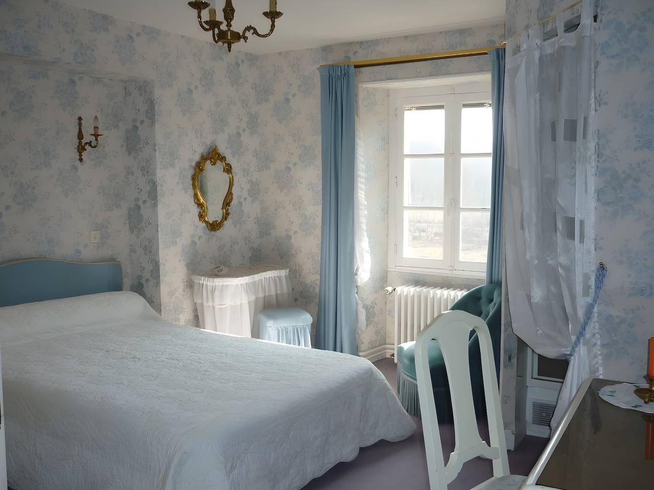 Chambre d’hôtes Domaine Des Mouillères - Julie avec terrasse, jardin communs et Wi-Fi in Saint-Georges-la-Pouge, Région de Guéret