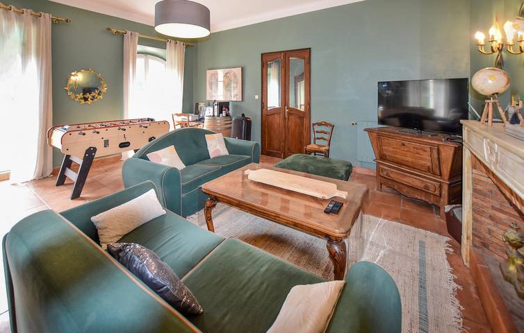 Entraigues-sur-la-Sorgue Appartement avec piscine et jardin in Entraigues-sur-la-Sorgue, Vaucluse