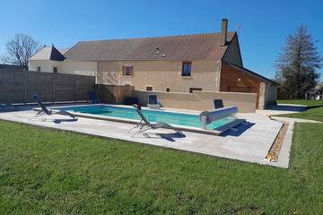 Gîte pour 17 personnes, avec jardin à Étais-la-Sauvin