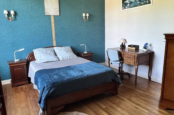 Location de vacances pour 5 personnes, avec balcon à Saint-Sulpice-les-Feuilles - 2