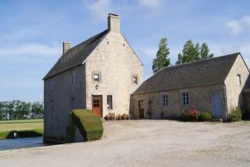 Gîte pour 12 personnes, avec jardin à Mandeville-en-Bessin