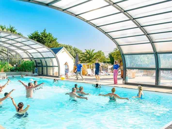 Camping pour 5 personnes, avec Bassin pour enfant et Piscine dans Cotentin