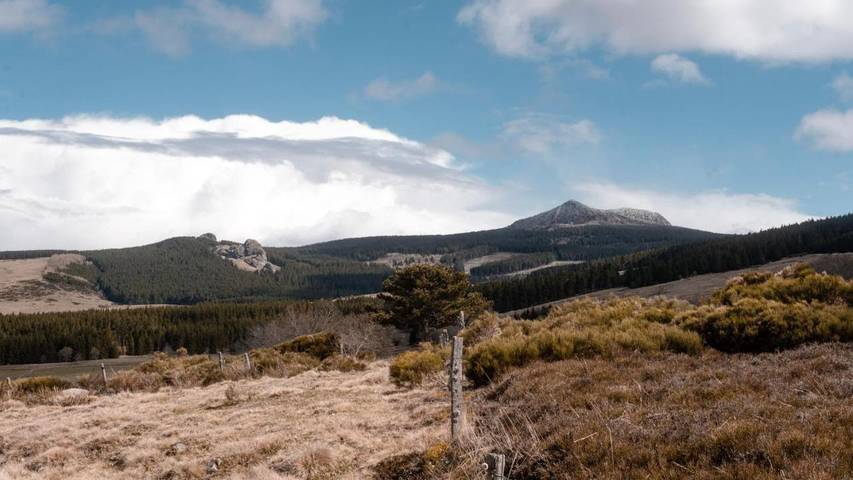 Gîte pour 4 personnes, avec terrasse et vue, animaux acceptés à Saint-Front - 2