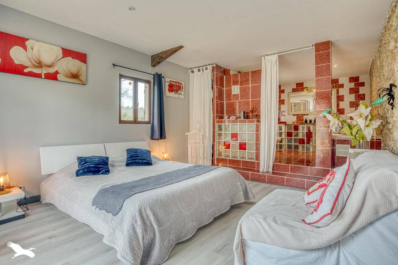 Double Room in Anzex, Région de Nérac