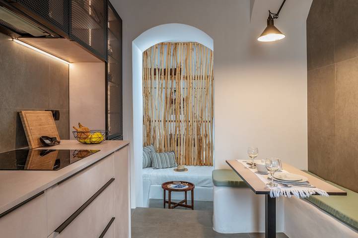 Hel enrumslägenhet, Studio för 2 Personer med bubbelpool in Kostos, Paros