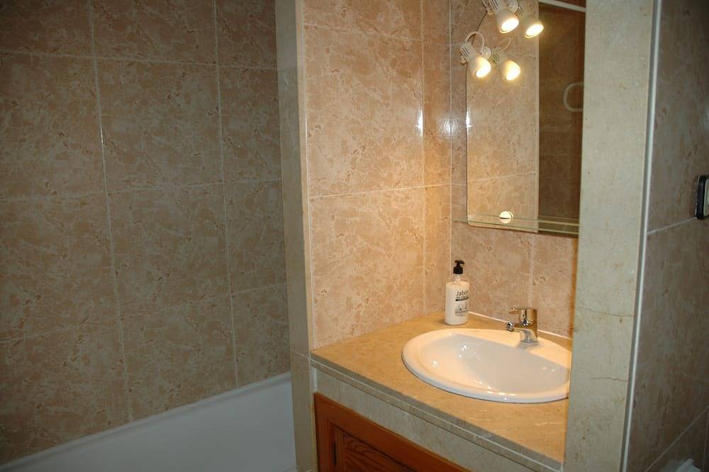 Cosy Bungalow with terrace overlooking swimming pool. in Torre de la Horadada, Pilar de la Horadada