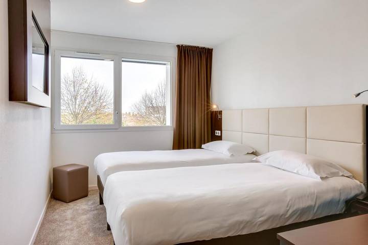 Hôtel pour 2 personnes, avec terrasse à Saint-Contest - 2