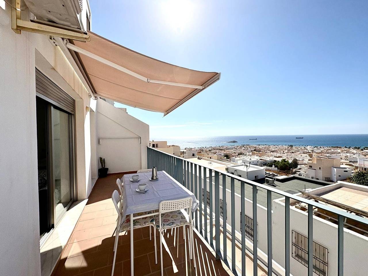 Appartement entier, Appartement « Fmr Miguel de Cervantes 21 » avec vue mer, terrasse privée et climatisation in Carboneras, Costa de Almería