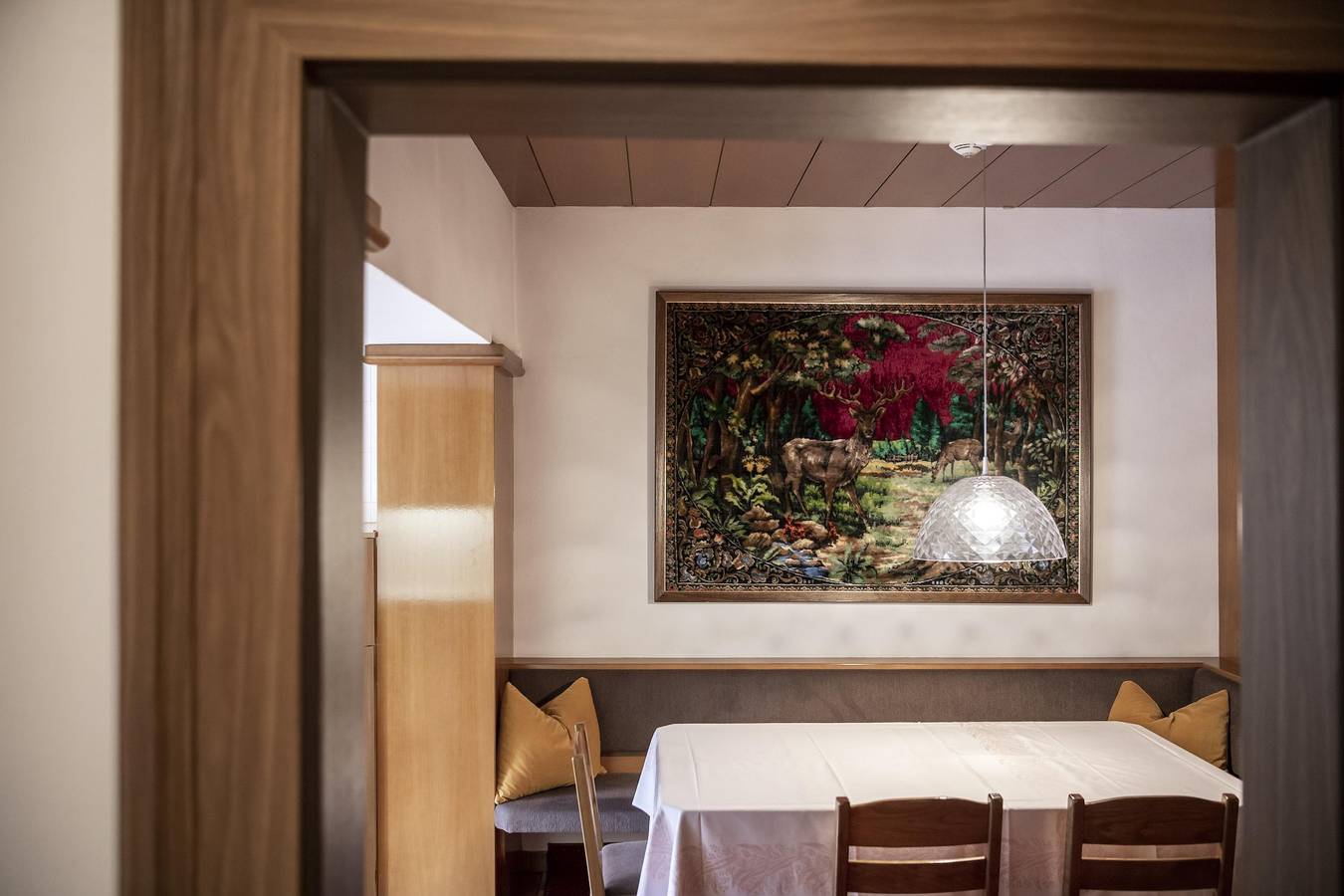 Hel lejlighed, Villa Stella Apartment N 41 near the ski lift with mountain view and Wi-Fi in St. Ulrich in Gröden, Dolomiti Superski