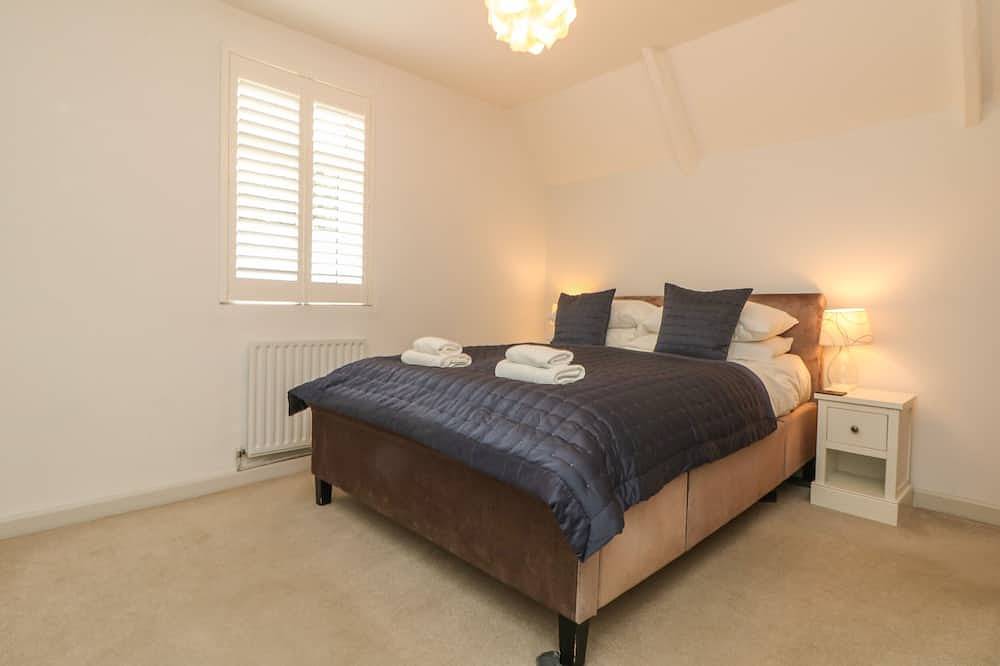 Riversdale Cottage, pet friendly, with a garden in Wadebridge in Wadebridge, Cornwall
