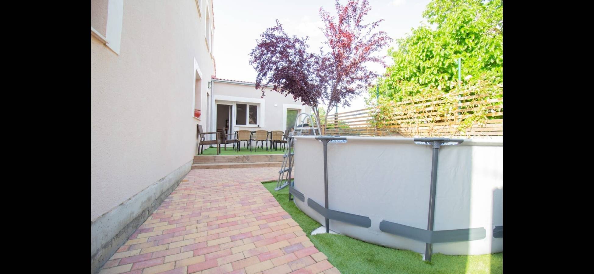 Casa de vacaciones 'La Casa Del Maestro' con vistas a la montaña, piscina privada y Wi-Fi in Estación de esquí de La Pinilla, Cerezo de Abajo