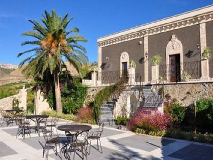Agriturismo per 12 persone, con Terrazza e Giardino nonché Piscina a Piazza Armerina