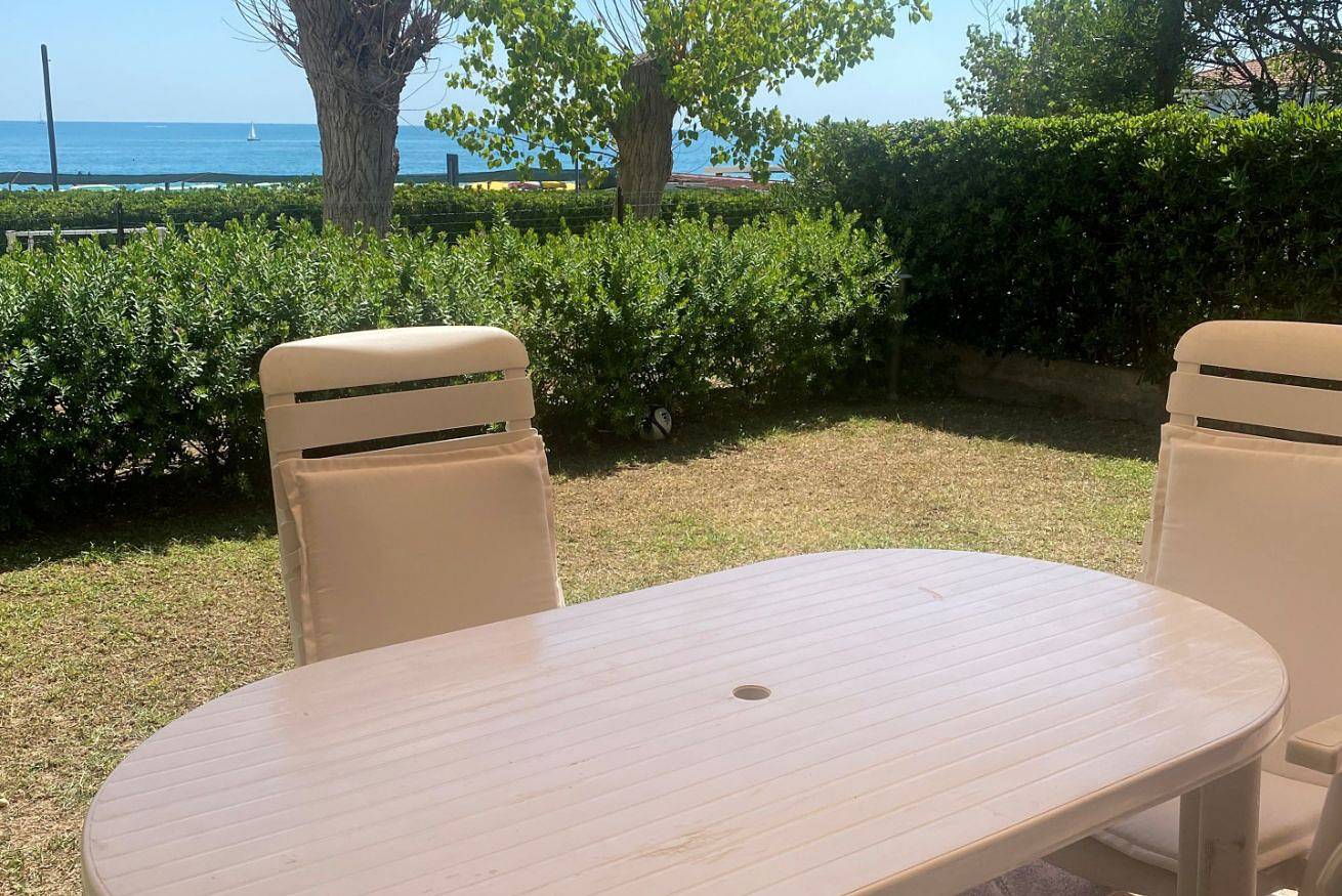 Entire apartment, M372 - Marcelli, three-room apartment with garden and sea view in Marcelli, Riviera del Conero
