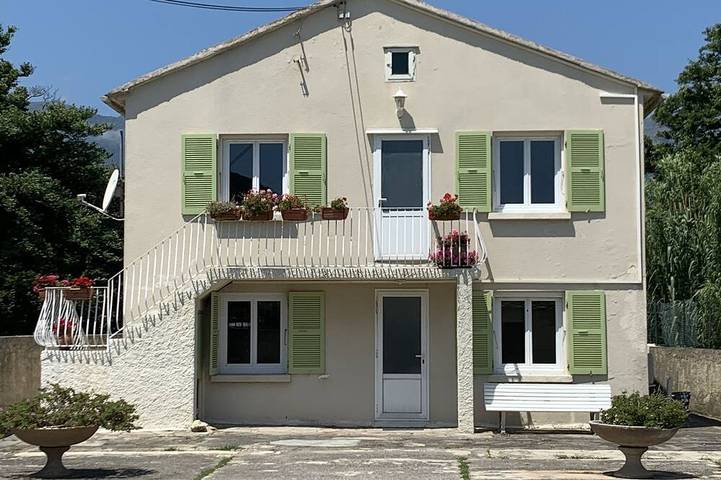 Gîte pour 6 personnes, avec jardin et terrasse à Pietracorbara - 4