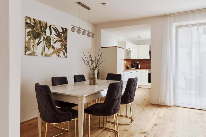 Ferienhaus für 4 Personen, mit Balkon und Terrasse sowie Garten und Ausblick in Wien