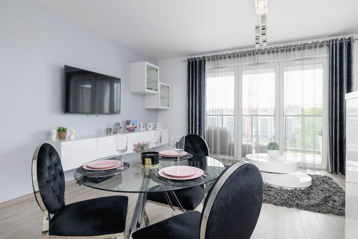 Appartement entier, Spacious Apartment | 3 Bedrooms | Balcony | Parking in Cracovie, Petite-Pologne