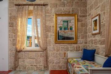 Villa for 6 People in Vis Town, Vis, Photo 2